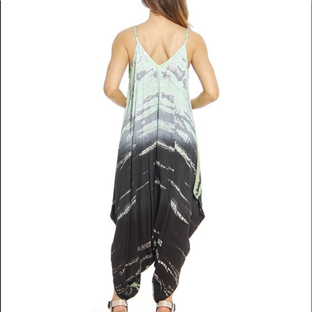 Beautiful woman jumpsuit romper - Picture 3 of 5